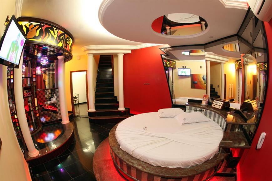 Hotel & Motel Le Baron (Adults Only) Porto Ferreira Exterior photo