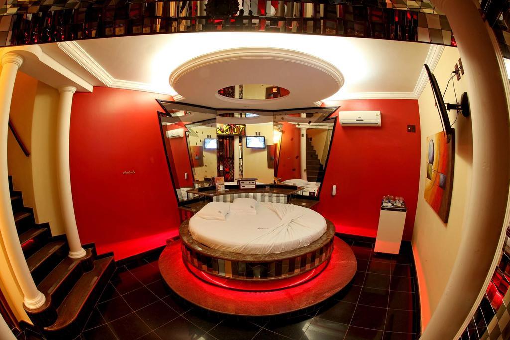 Hotel & Motel Le Baron (Adults Only) Porto Ferreira Room photo
