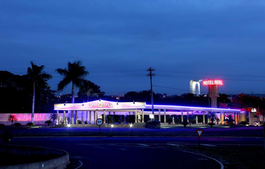Hotel & Motel Le Baron (Adults Only) Porto Ferreira Exterior photo