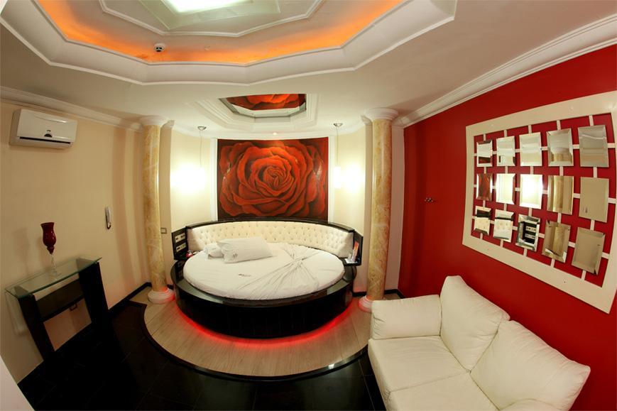 Hotel & Motel Le Baron (Adults Only) Porto Ferreira Exterior photo